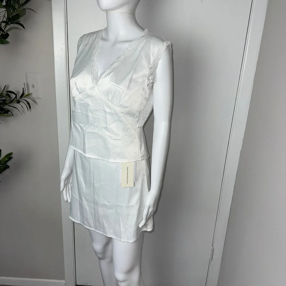 Commense Satin Mini Lace Trim Open‎ Back Sleeveless 2 piece set White Size Small